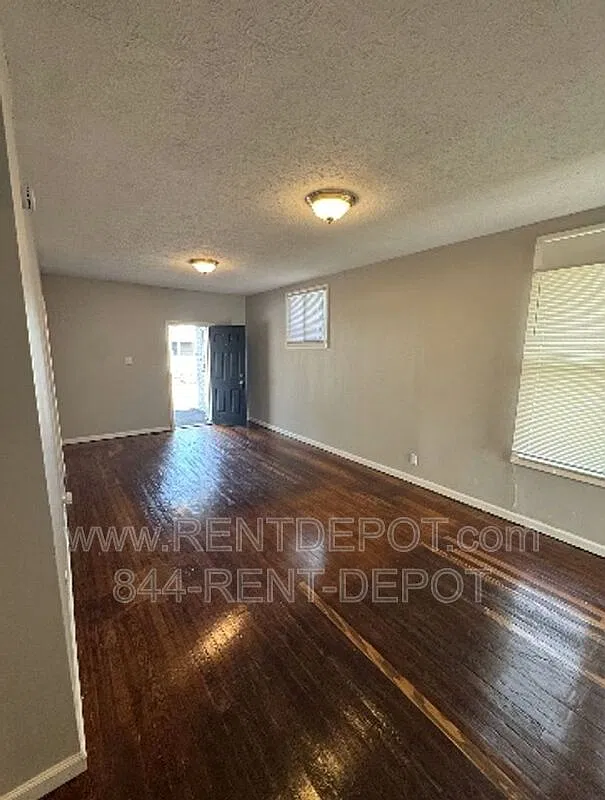2 bed, 1.0 bath, 954 sqft, $995 — Photo 3