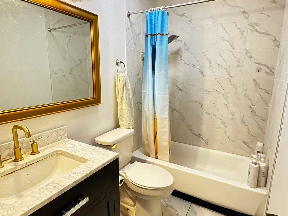 251 E Colorado Blvd #4