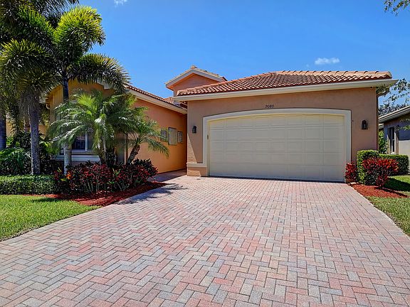 Home For Sale In Valencia Reserve