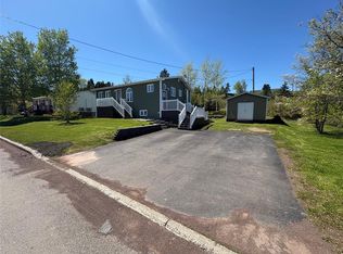 10 Hillview Rd, Botwood, NL A0H1Y0