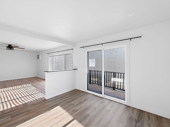 4th image of 218 Avenida Lobeiro #C