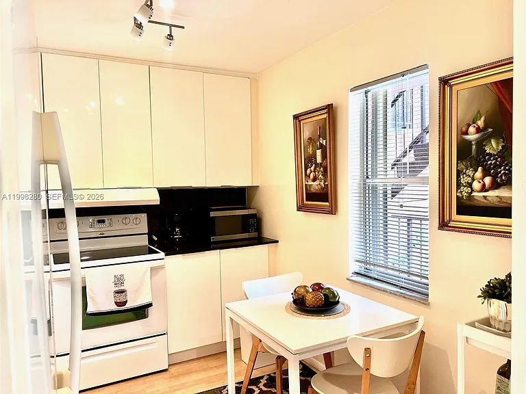 2841 Somerset Dr #215 — Photo 19