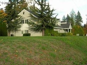 5th image of 2711 NE 134th Way