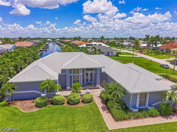 3815 Surfside Blvd, Cape Coral, FL 33914