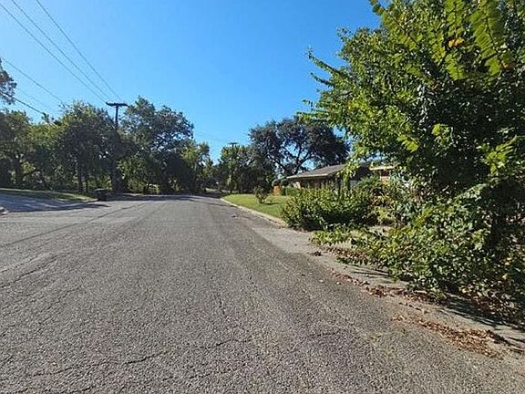 4th image of 218 S Buffalo Ave
