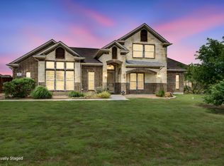 8611 Mattie Ln, Waxahachie, TX 75167