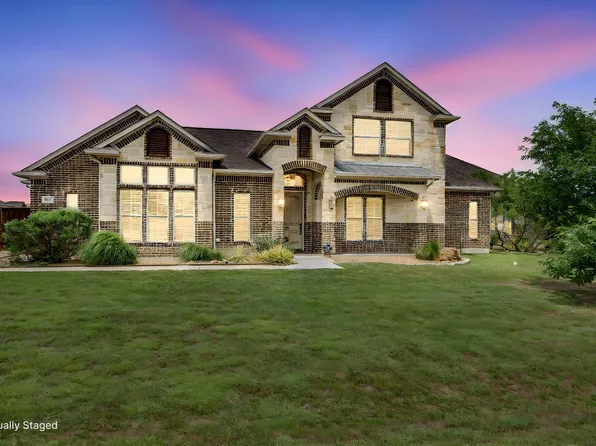 8611 Mattie Ln, Waxahachie, TX 75167