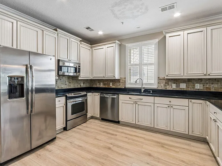 1850 Surf Side Dr — Photo 9