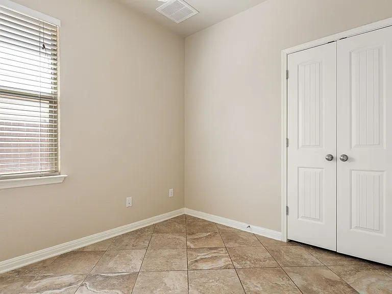 102 Preston Trl — Photo 16