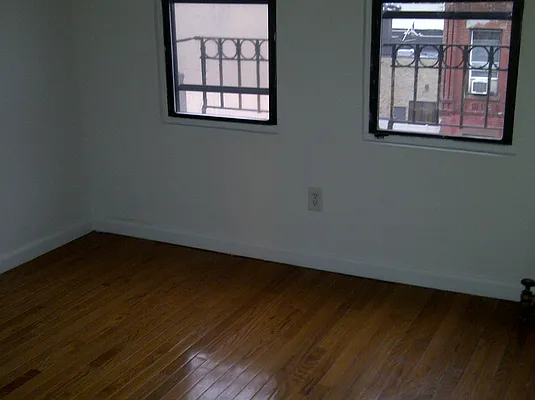 Rented by Niko International Brokerage | media 15