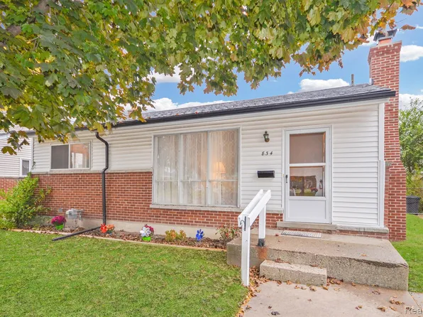 834 E Gardenia Ave, Madison Heights, MI 48071