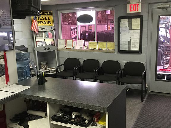 4th image of 247 S Washington Ave