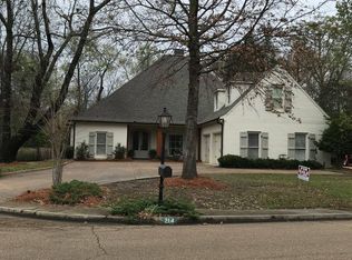 214 Bellewood Ct, Ridgeland, MS 39157