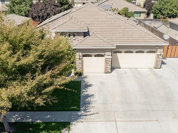 3rd image of 2896 Channel Reef Ave