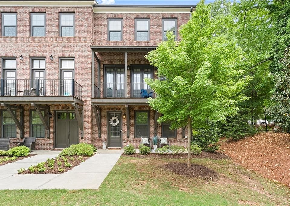 1st image of 803 Snider Walk NE