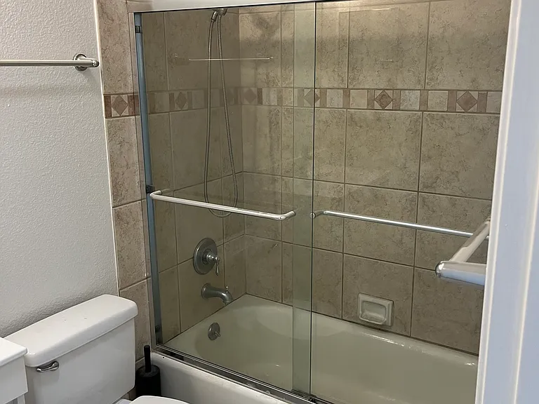 3275 Caminito Eastbluff #206 — Photo 25