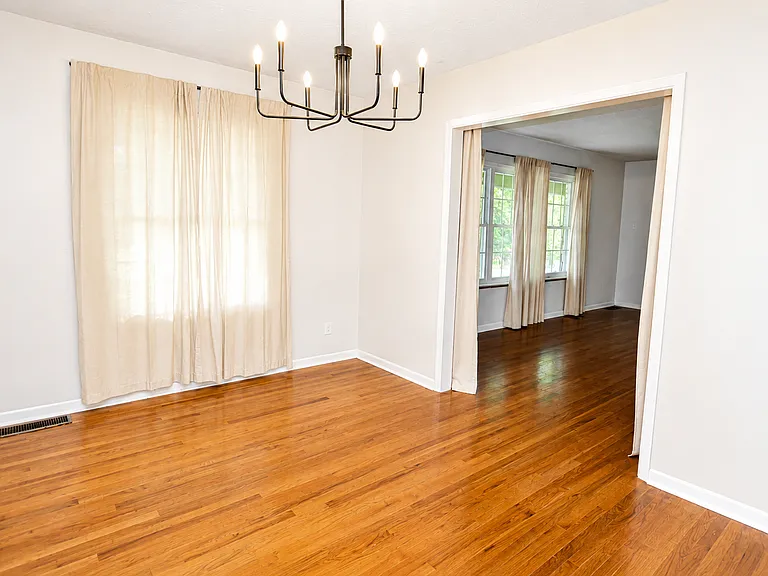 10936 Thornton Dr — Photo 7
