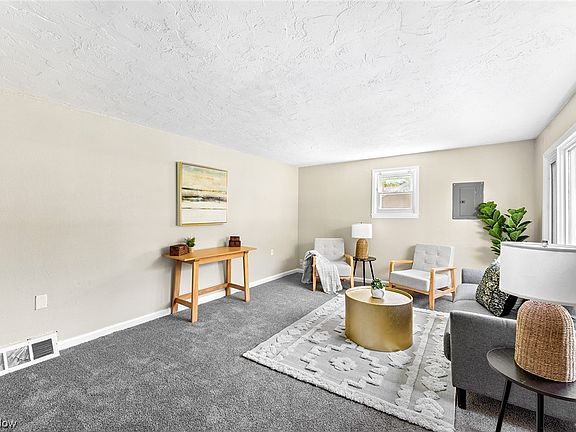 4th image of 6009 Wallace Blvd