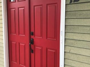 12 Maple St, Beacon, NY 12508