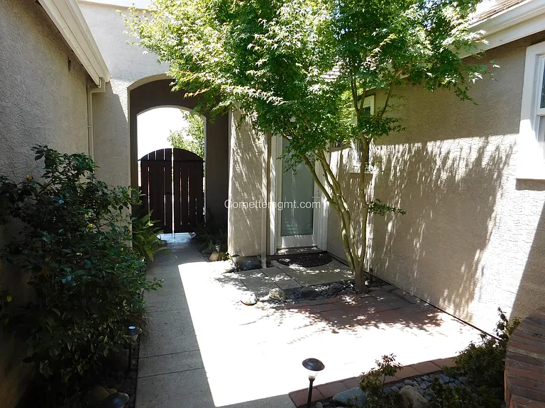 231 Lanfranco Cir — Photo 3