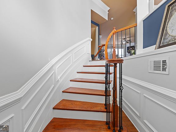 4th image of 2871 Overlook Way