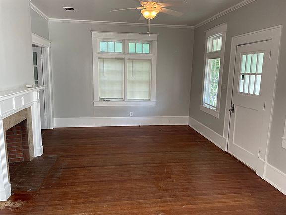 4th image of 2408 Pinehurst Blvd
