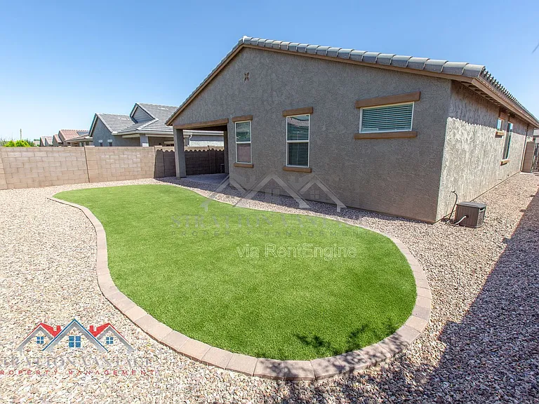 16264 W Canterbury Dr — Photo 49