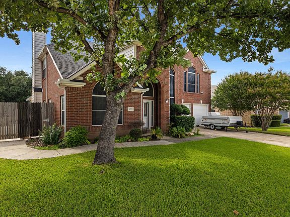2nd image of 5709 Christy Ln