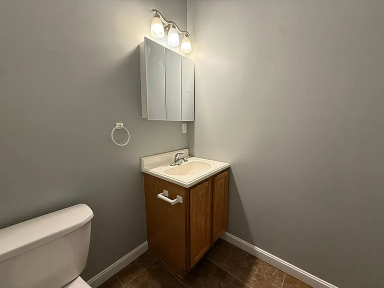 22 Burr St — Photo 20