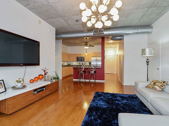 Kitchen / Living Room