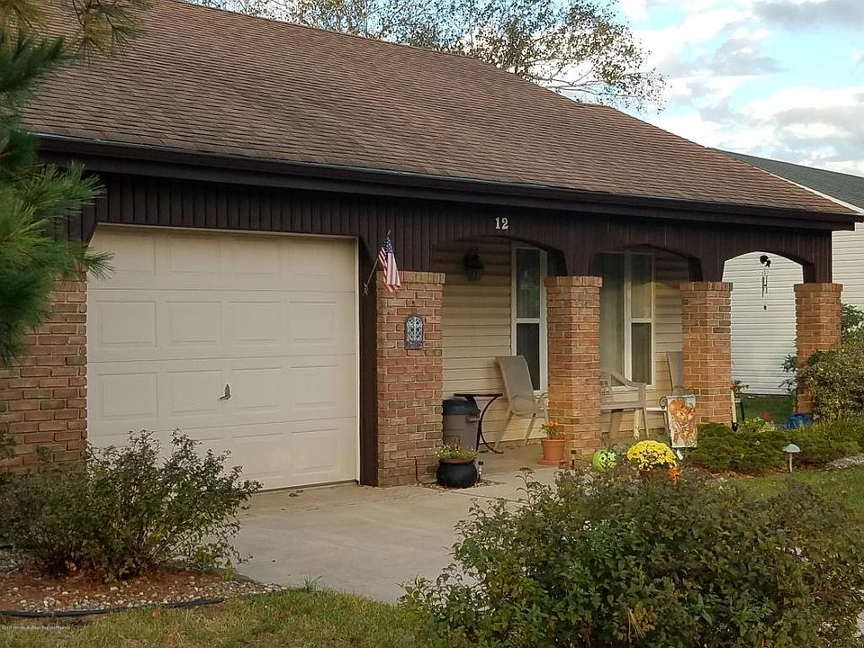 1st image of 12 Buckingham Dr