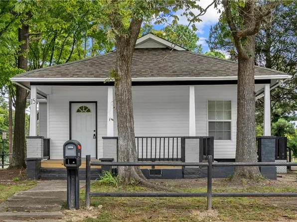 15 Hobbs Ave, Thomasville, NC 27360