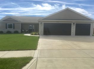 8854 Marigold Ln, Manhattan, KS 66502