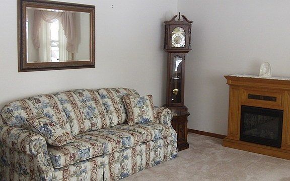 3rd image of 1359 Riverlane Dr