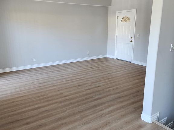 5th image of 10490 Sunland Blvd Unit 101