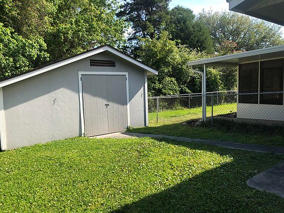 3rd image of 106 Charleswood Ln