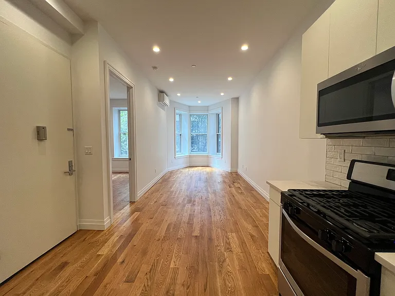 315 W 103rd St #4 — Photo 9