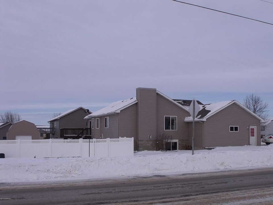 1st image of 2001 Petersen Dr NW