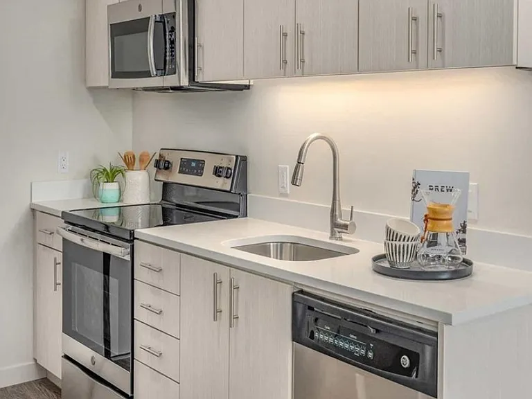 Acqua Apartments - Student Affordable — Photo 14