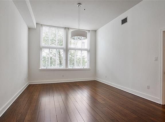 5th image of 700 S Peters St APT 313