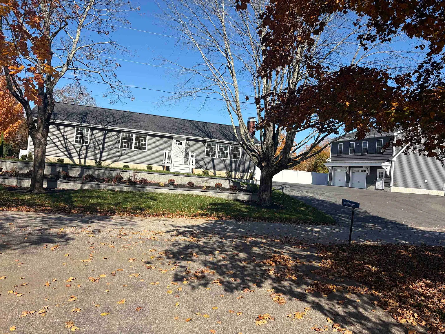 3 bed, 2.5 bath, 1680 sqft, $4,500 — Photo 2
