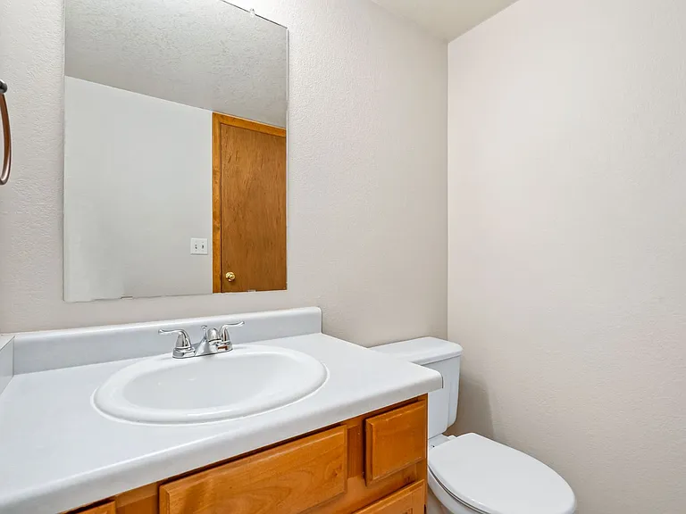 718 Justice Dr — Photo 13