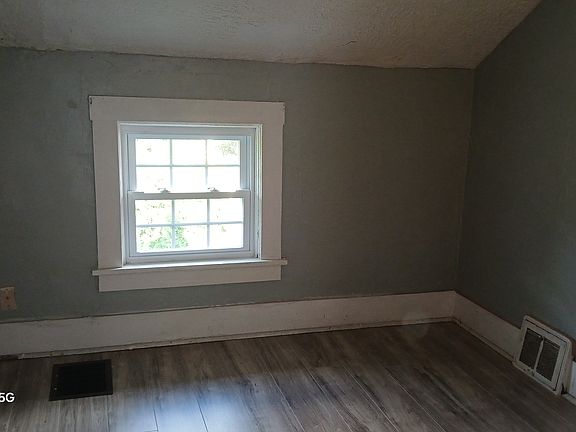 3rd image of 14 E 8th St