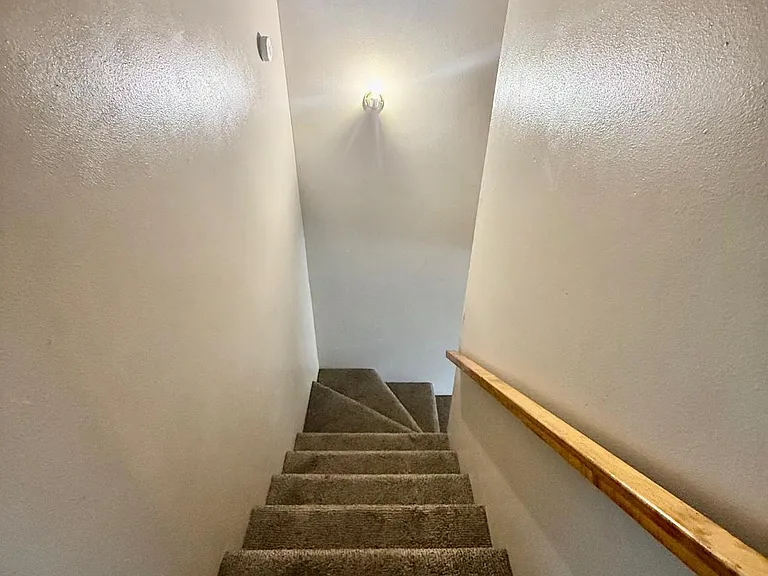 179 W Davis St #3 — Photo 8