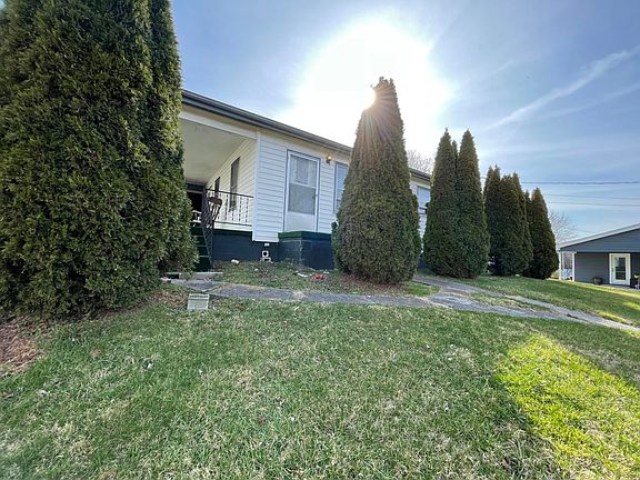 2nd image of 219 Beaverview Dr