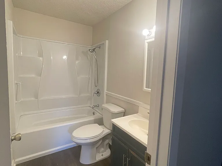 4221 Longhorn Trl — Photo 10