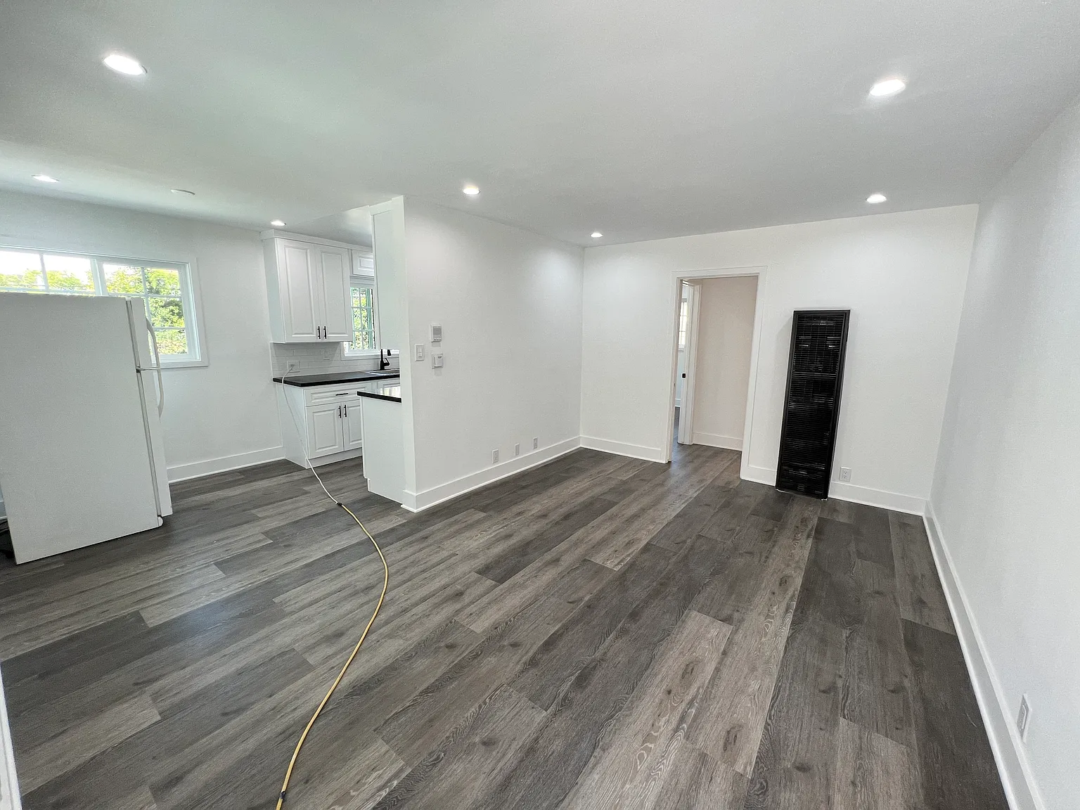 1313 S Cochran Ave — Photo 1