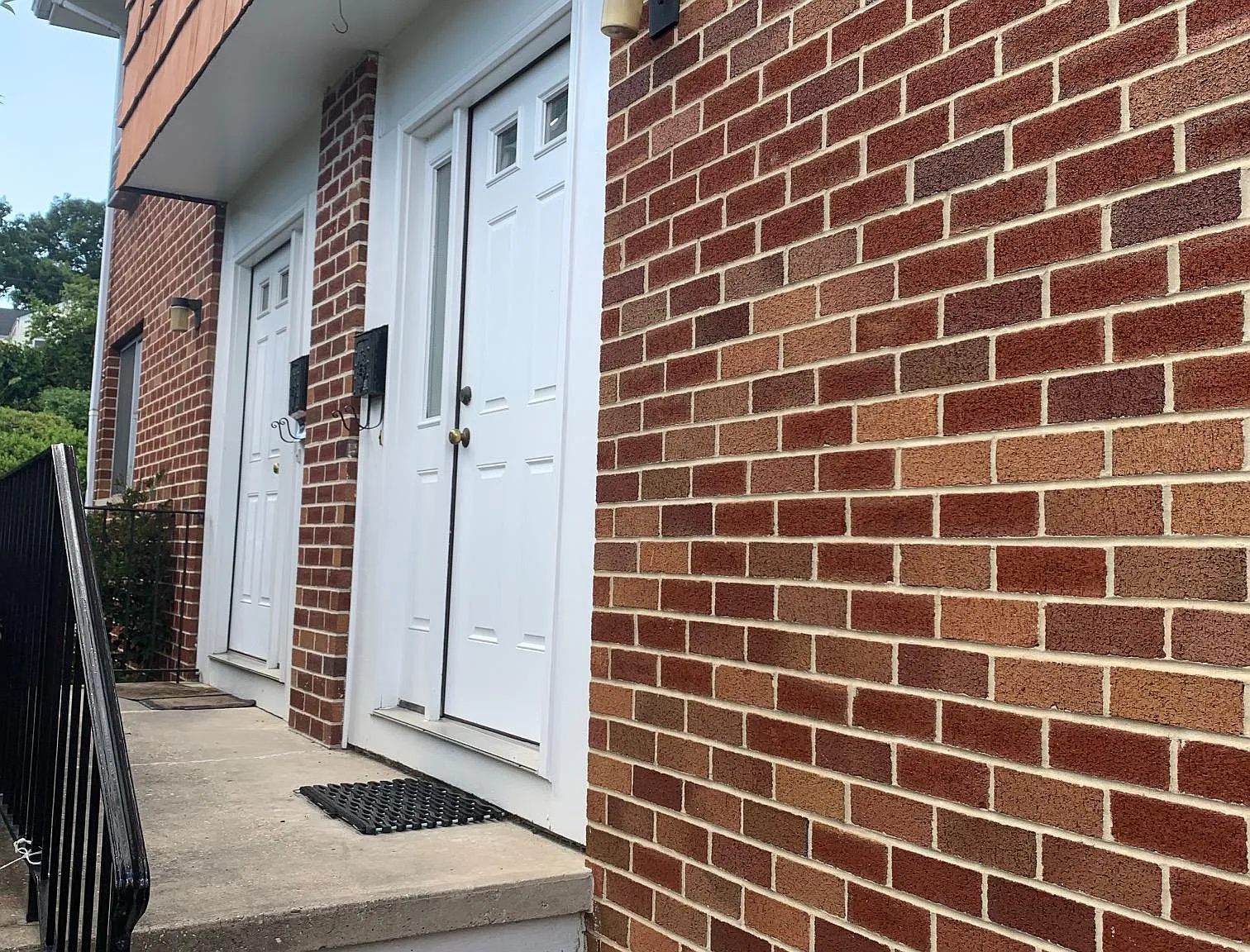 79 Webb Ave — Photo 1