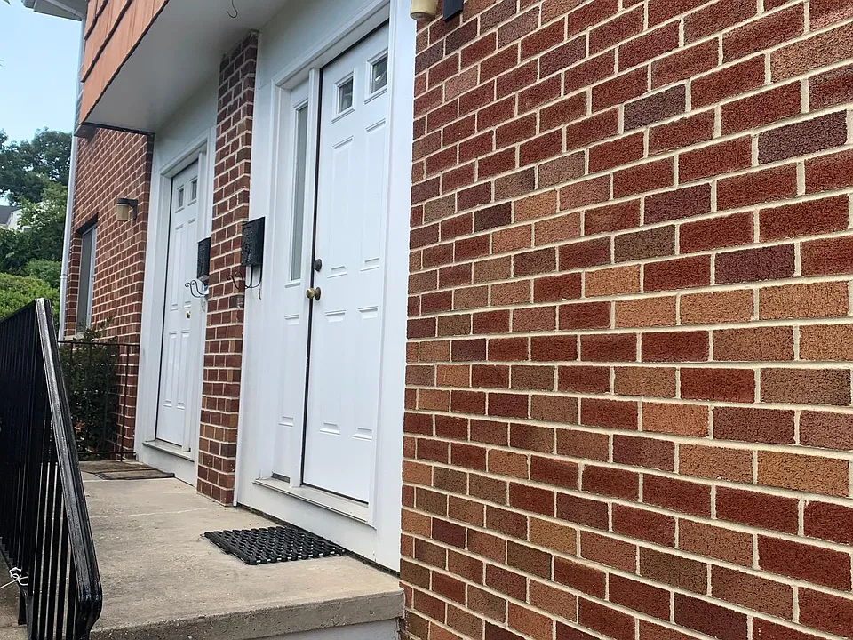 79 Webb Ave