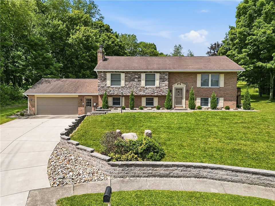 1st image of 218 Village Ln